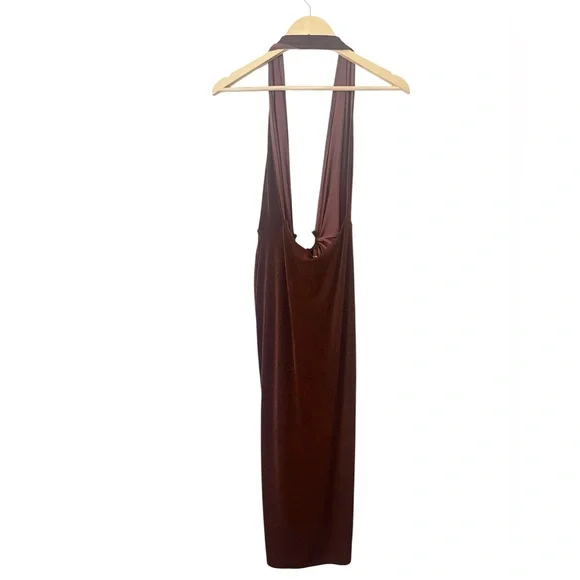 Elegant Brown Halter Dress - Picture 4 of 6
